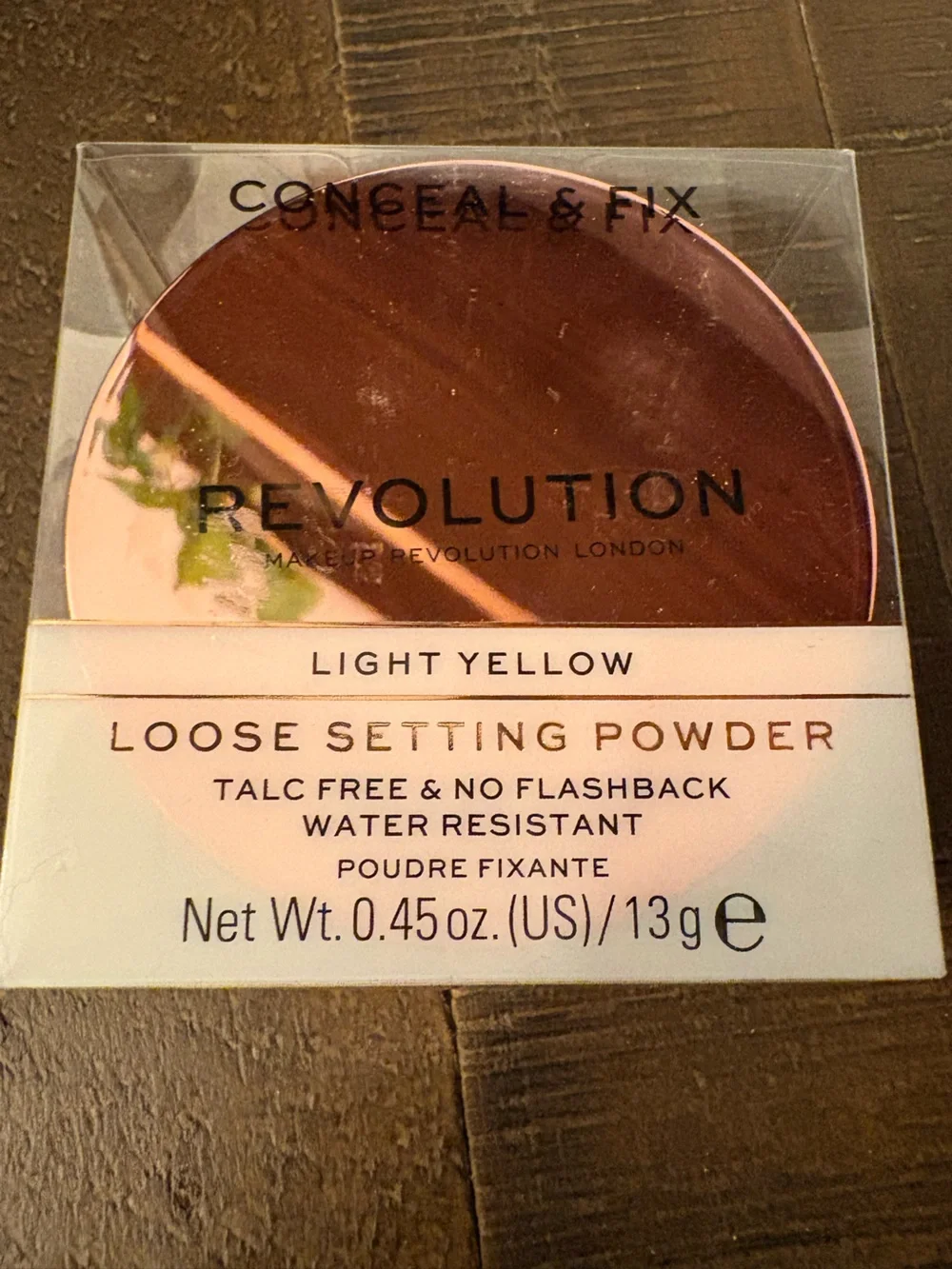 Revolution Loose Setting Powder – Light Yellow Shade